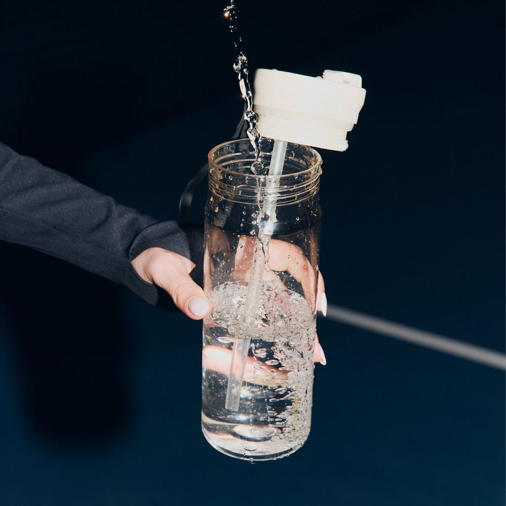 28oz-dualsip-plastic-bottle-x4 bevt0009_contigo_2225975_dualsip_28oz_oatmilkplastic_atf6